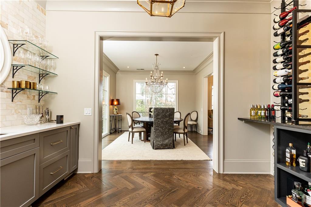 111 Tuxedo Terrace NW