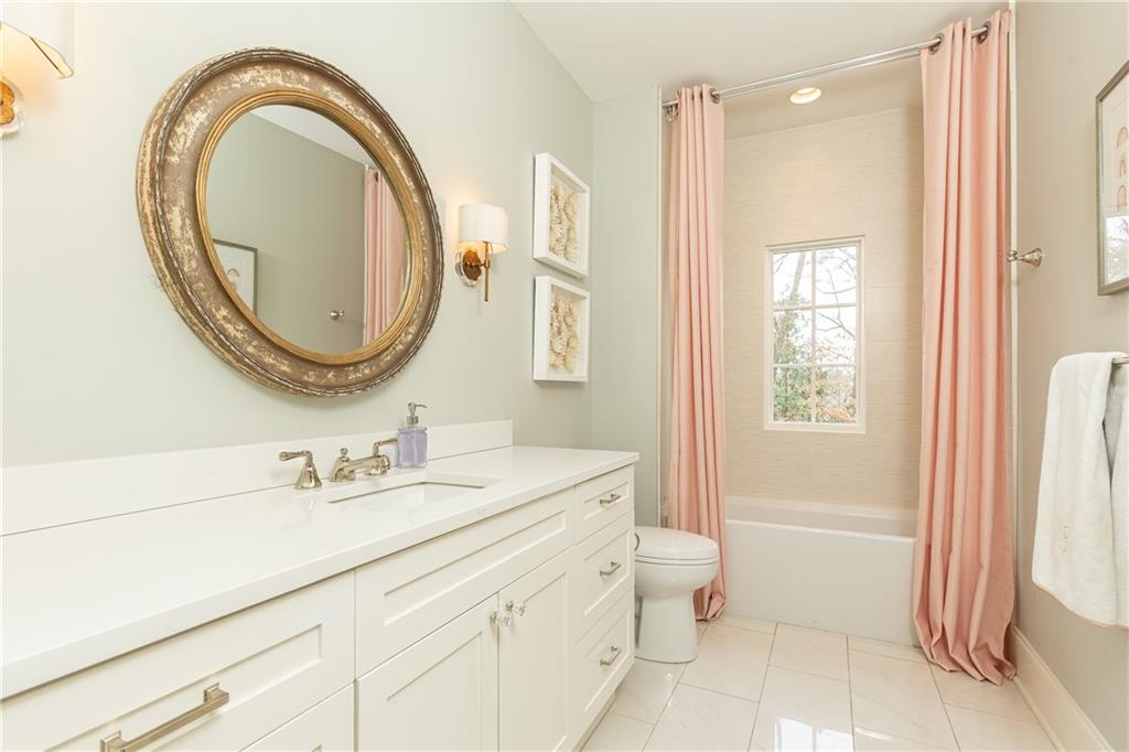 111 Tuxedo Terrace NW