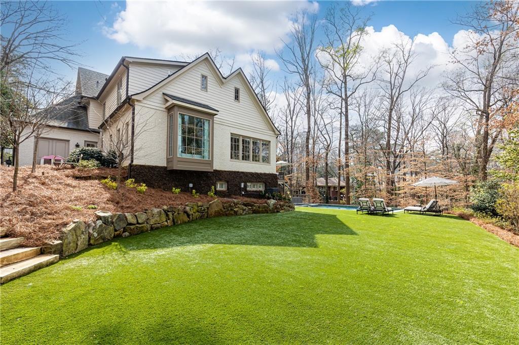 111 Tuxedo Terrace NW