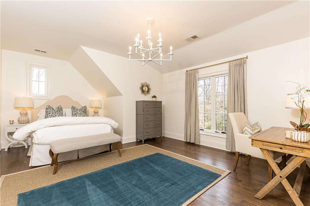 111 Tuxedo Terrace NW