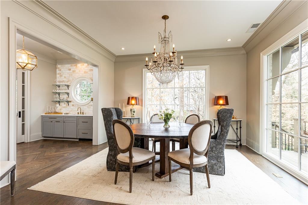 111 Tuxedo Terrace NW