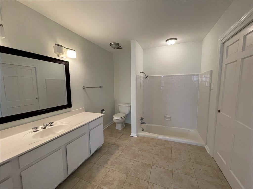 4 Lullwater Place NE