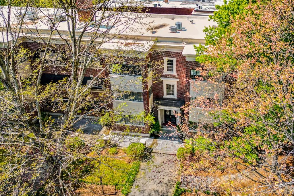 1898 Wycliff Road NW Unit 2