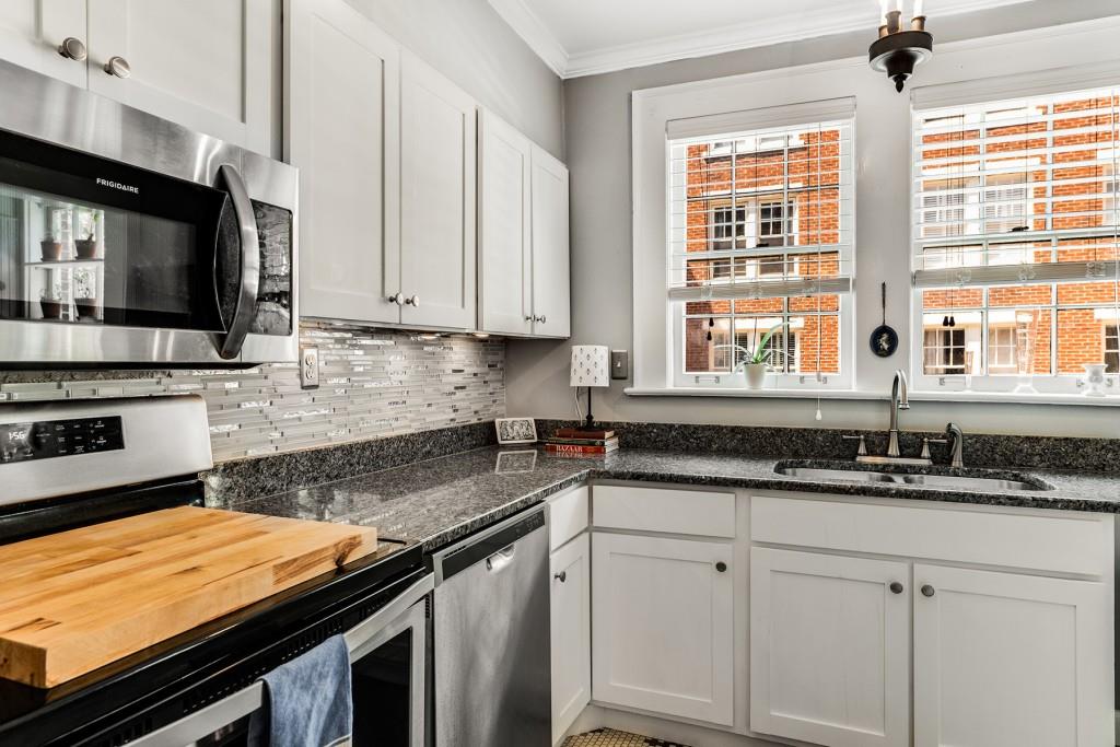 1898 Wycliff Road NW Unit 2