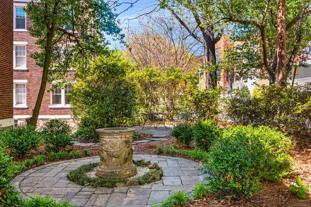 1898 Wycliff Road NW Unit 2