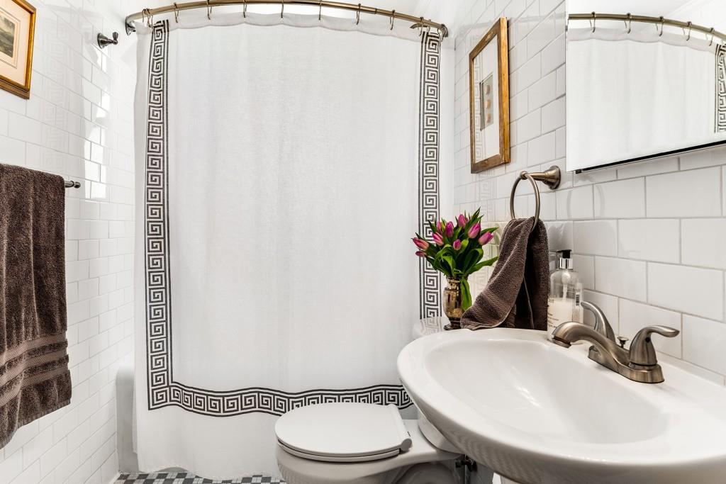 1898 Wycliff Road NW Unit 2