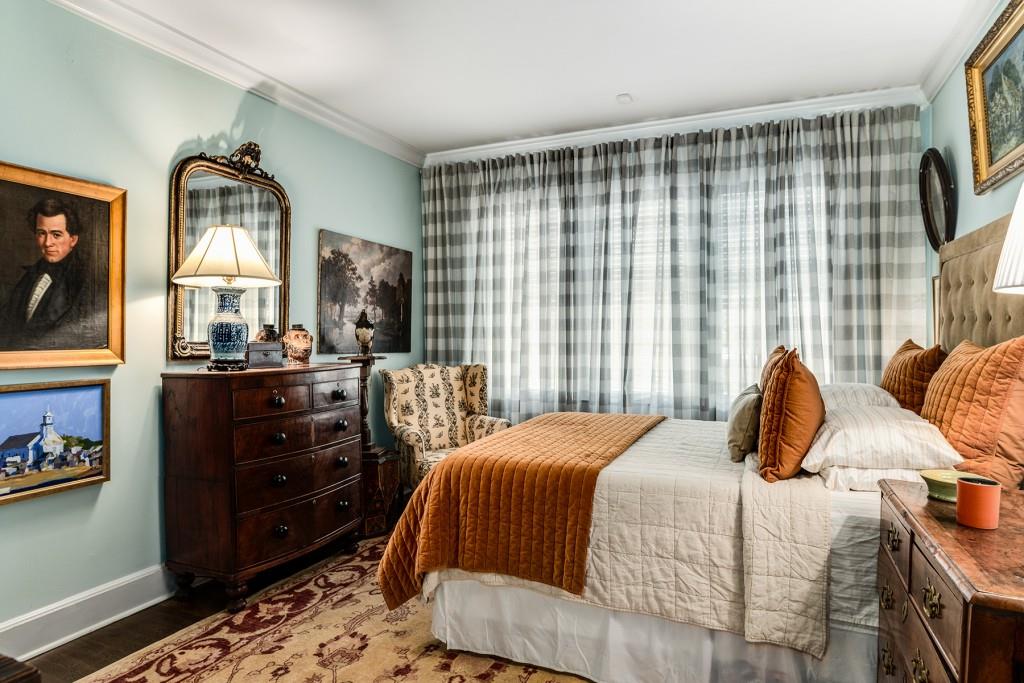 1898 Wycliff Road NW Unit 2