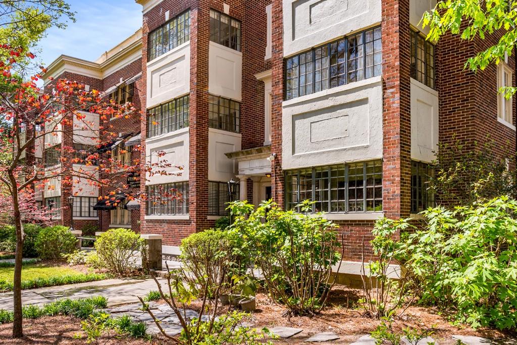 1898 Wycliff Road NW Unit 2