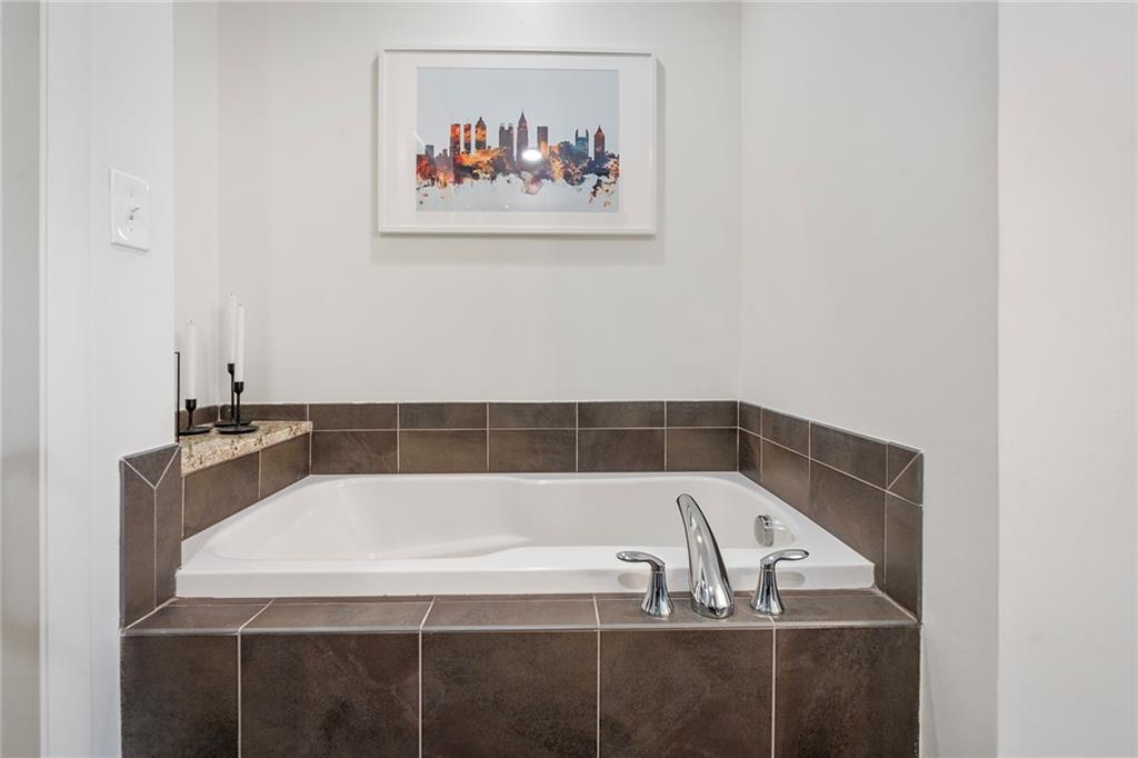 1080 Peachtree Street NE Unit 1612