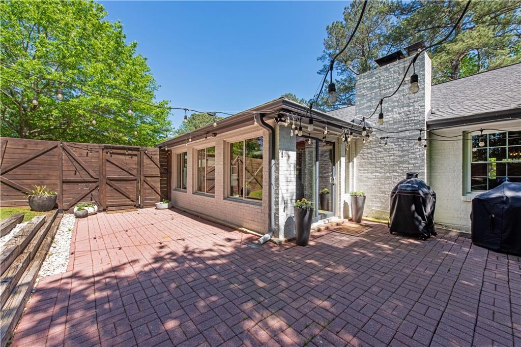 3142 Boxwood Drive NE