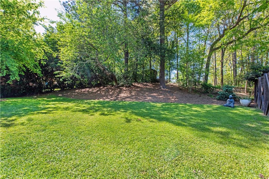 3142 Boxwood Drive NE