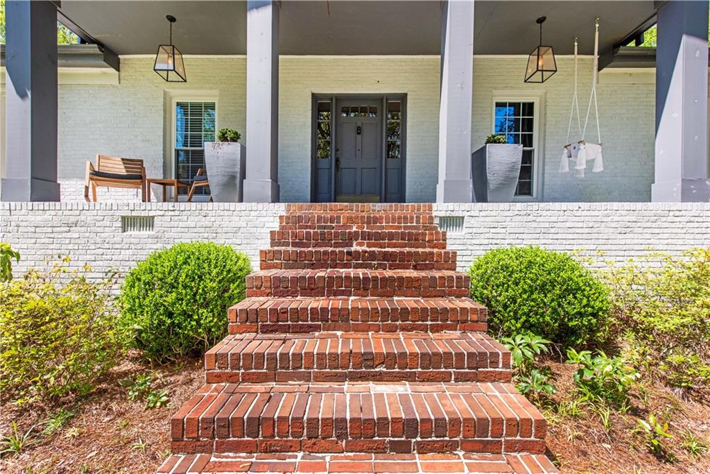 3142 Boxwood Drive NE