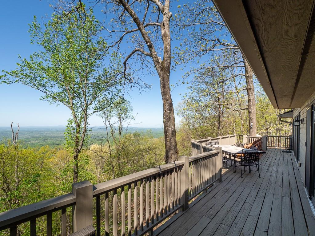 1481 Ridgeview Drive