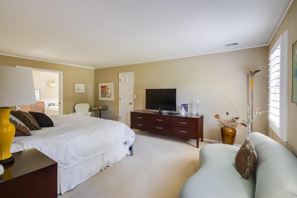 5352 Trowbridge Drive