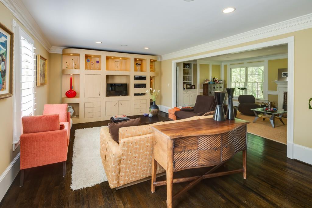 5352 Trowbridge Drive