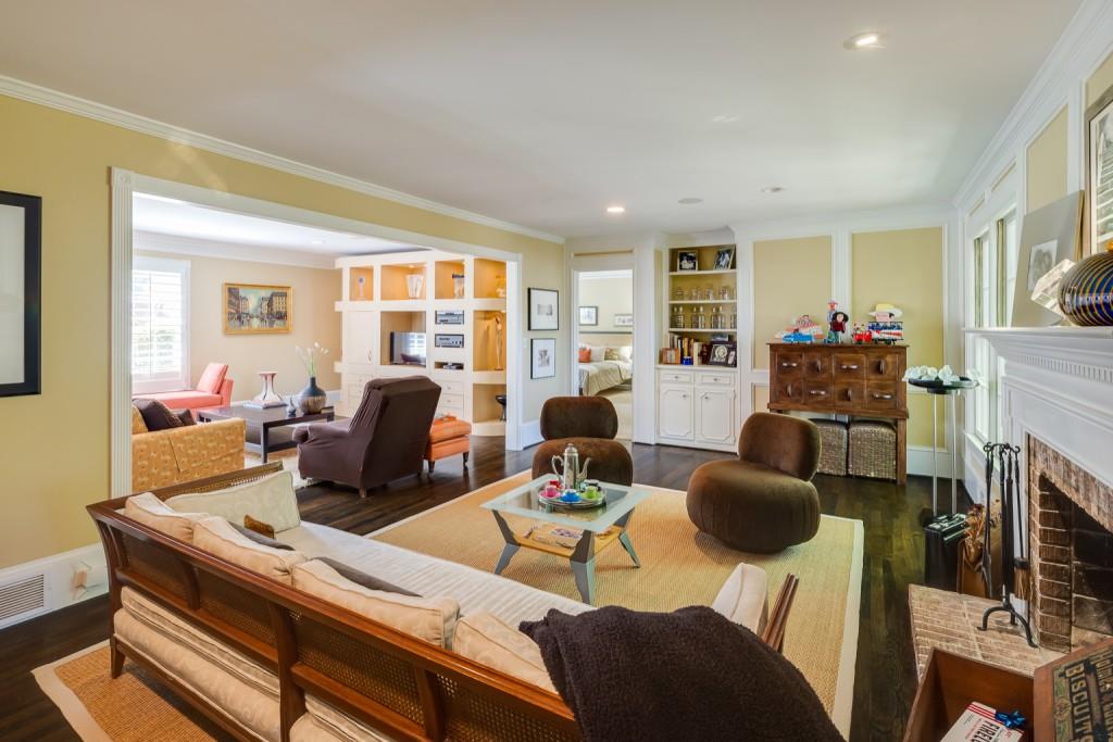 5352 Trowbridge Drive