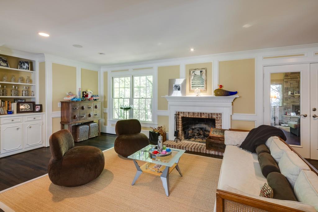 5352 Trowbridge Drive