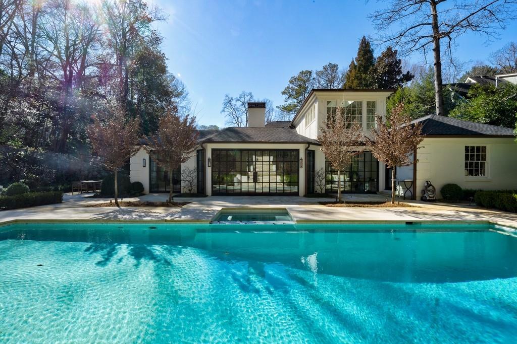 742 Andover Drive NW
