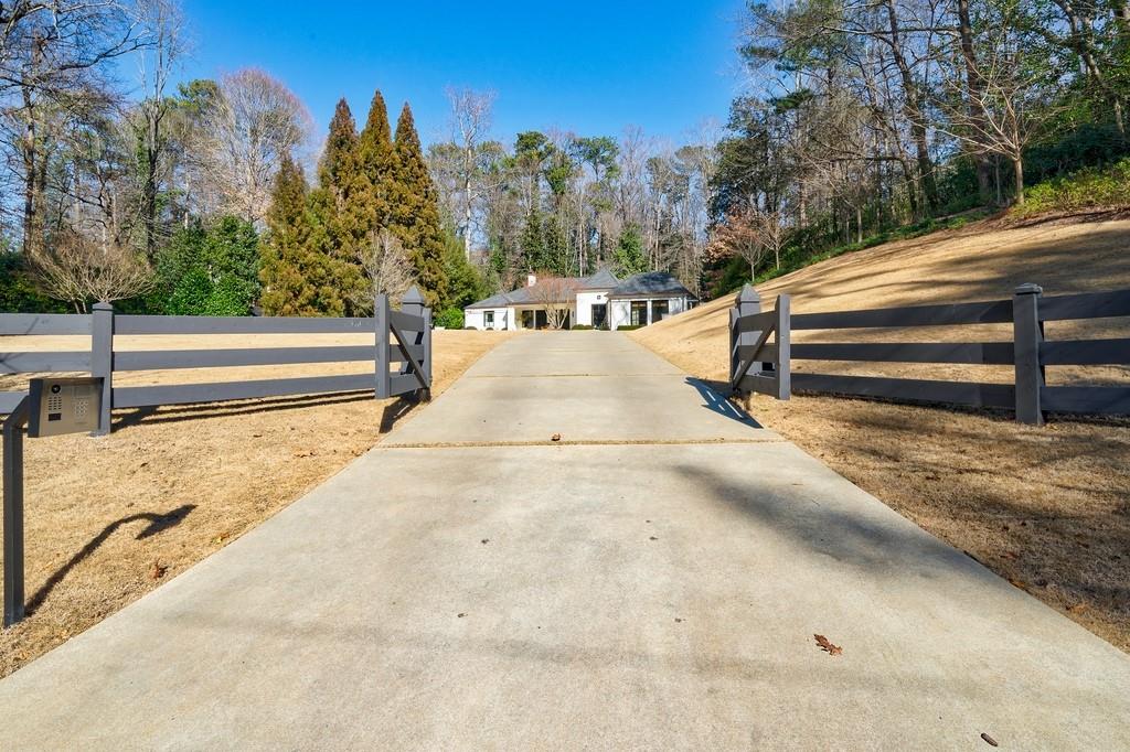742 Andover Drive NW