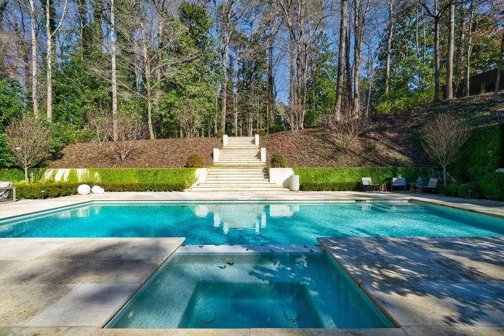 742 Andover Drive NW