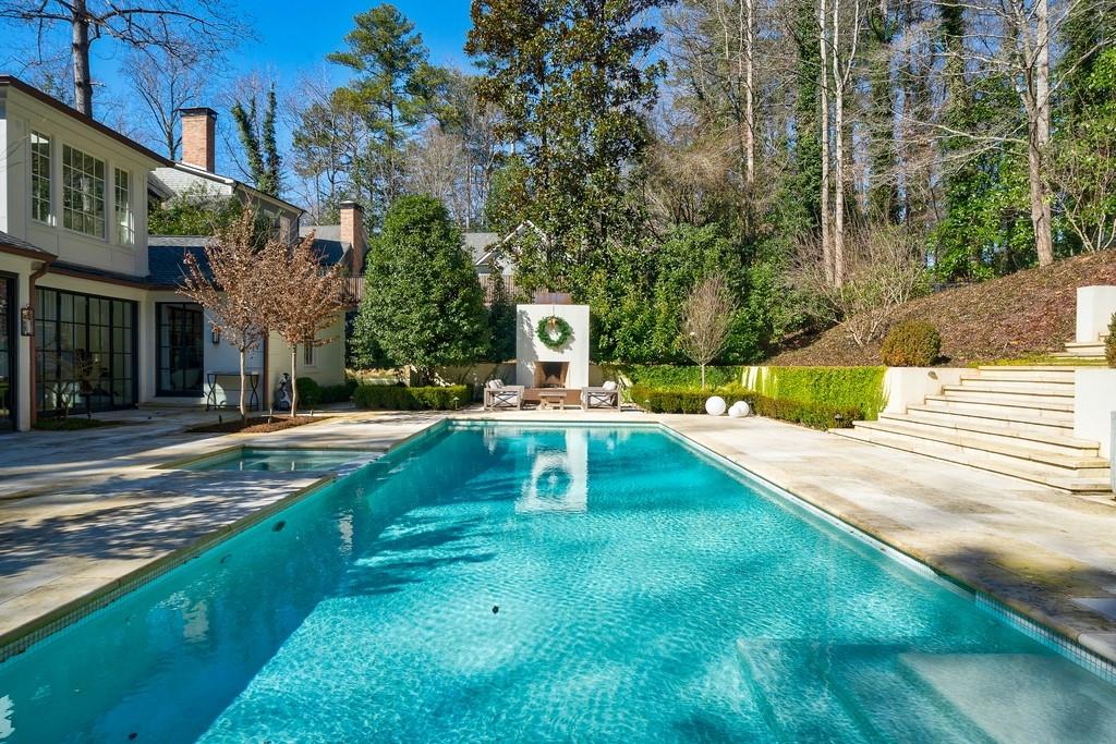 742 Andover Drive NW