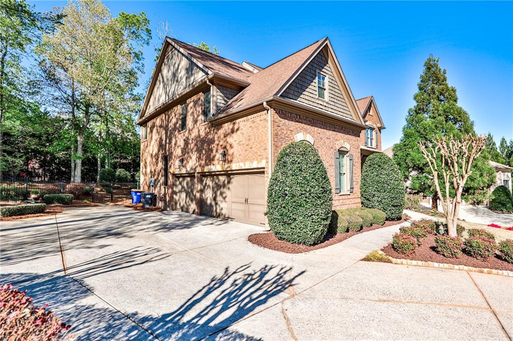 2817 Adams Oaks Lane