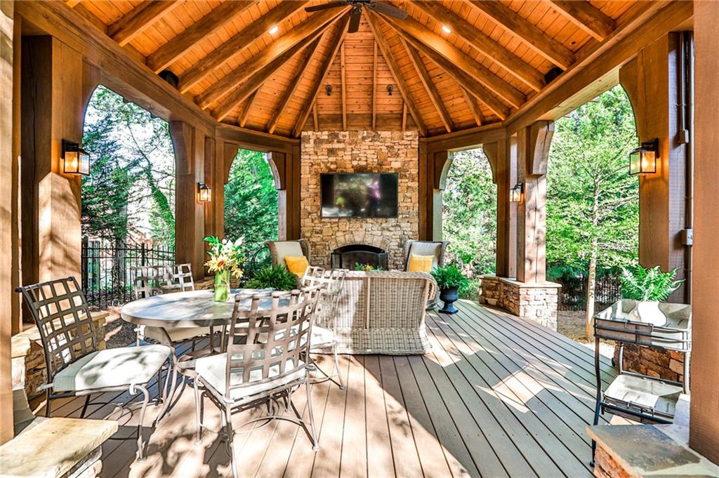 2817 Adams Oaks Lane