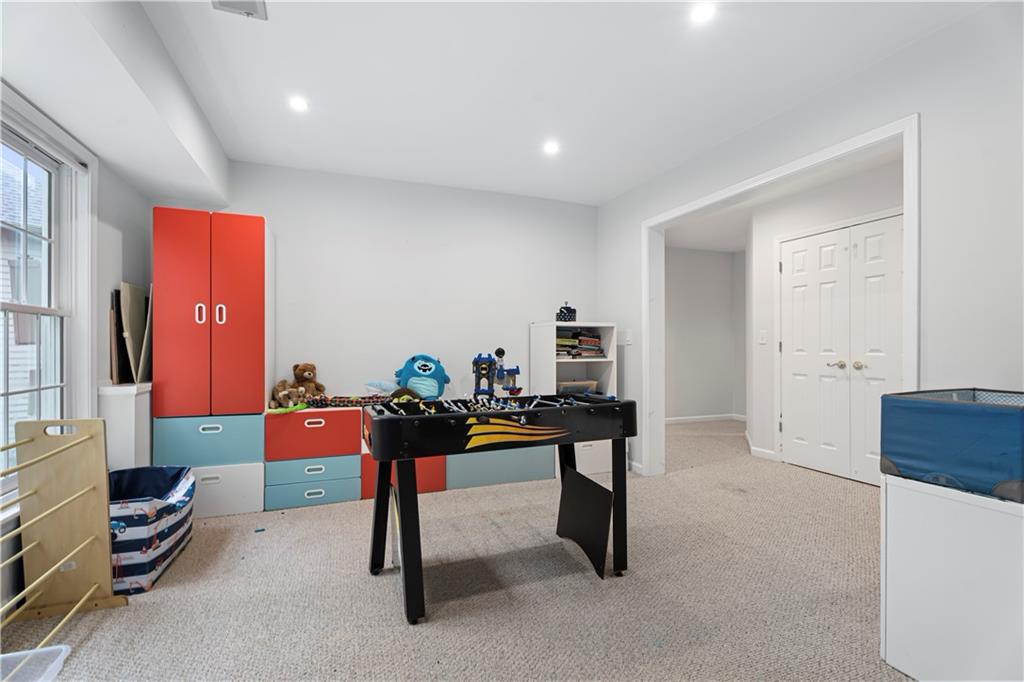 305 Vickery Way