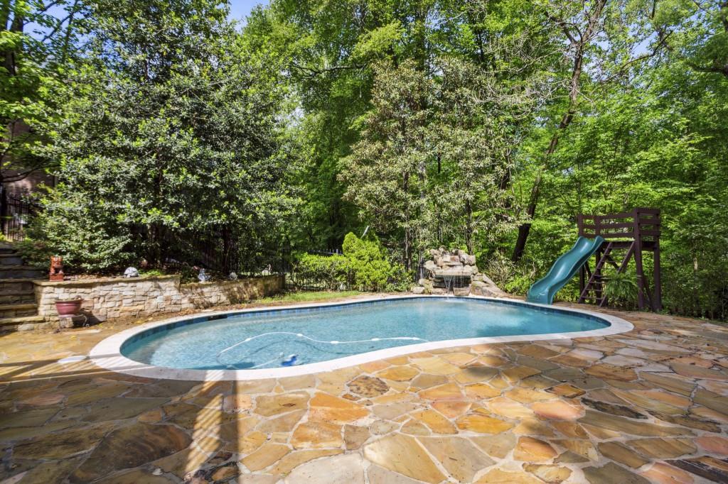 33 Habersham Cove Drive NW