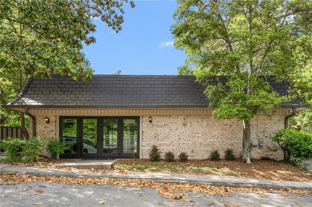 106 Adrian Place NW