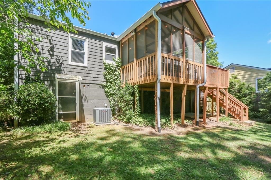 1073 Vista Trail NE
