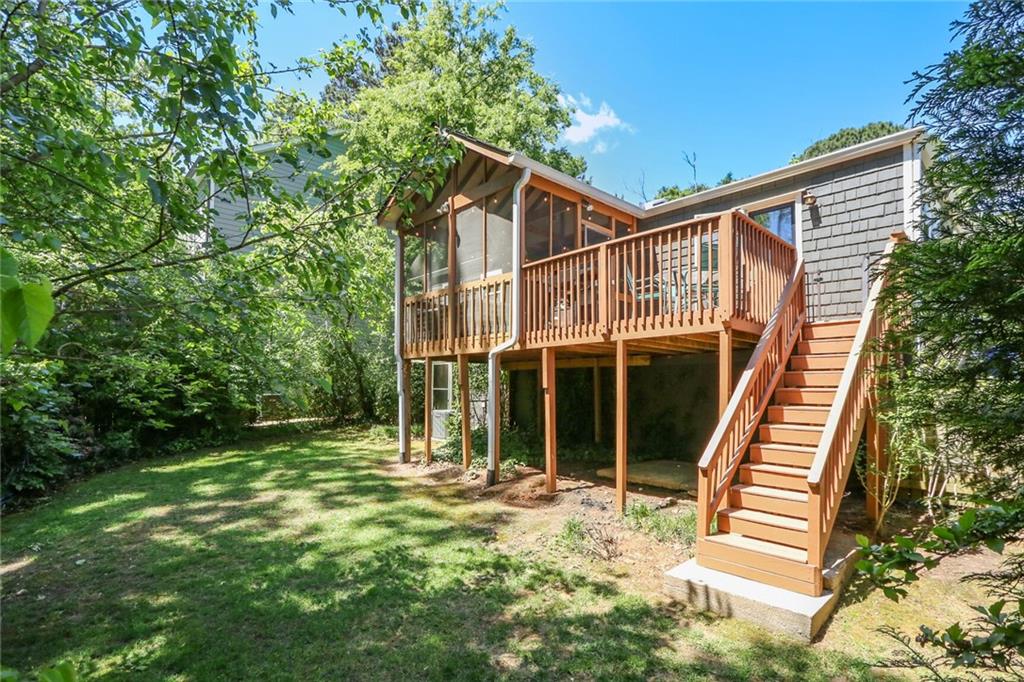 1073 Vista Trail NE