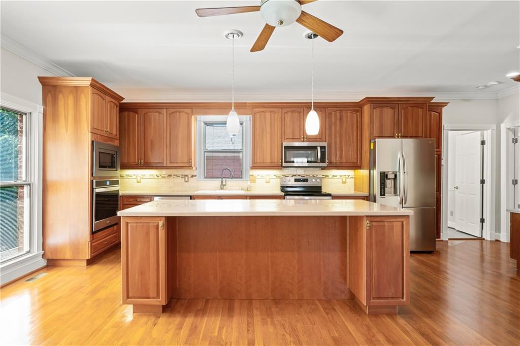 2888 Fontainebleau Drive
