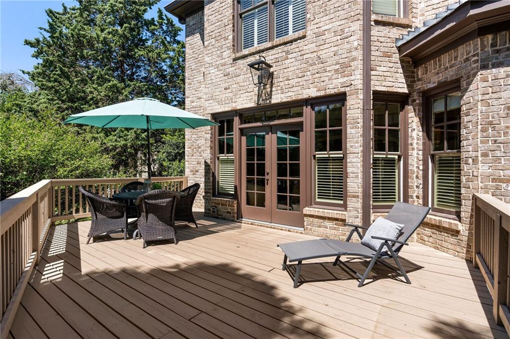 555 Glenmanor Court