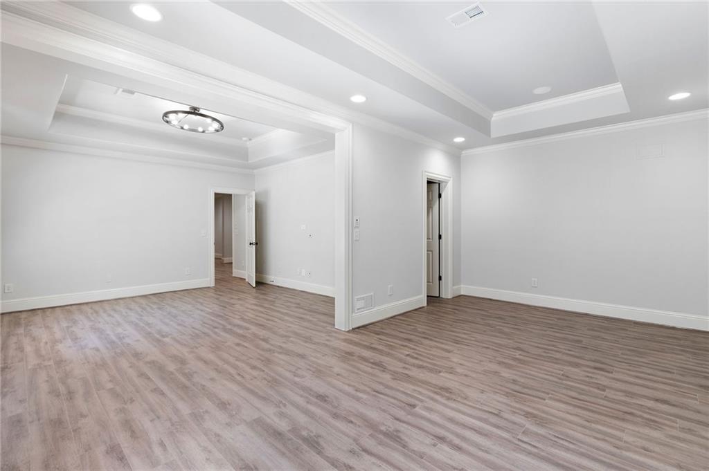 555 Glenmanor Court