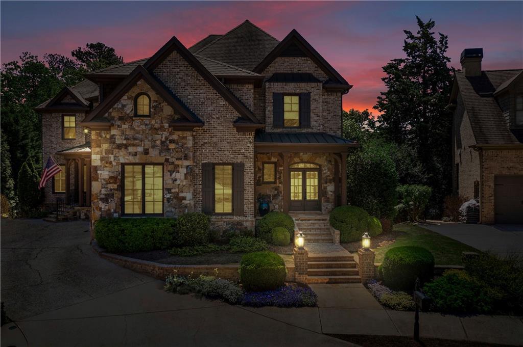555 Glenmanor Court