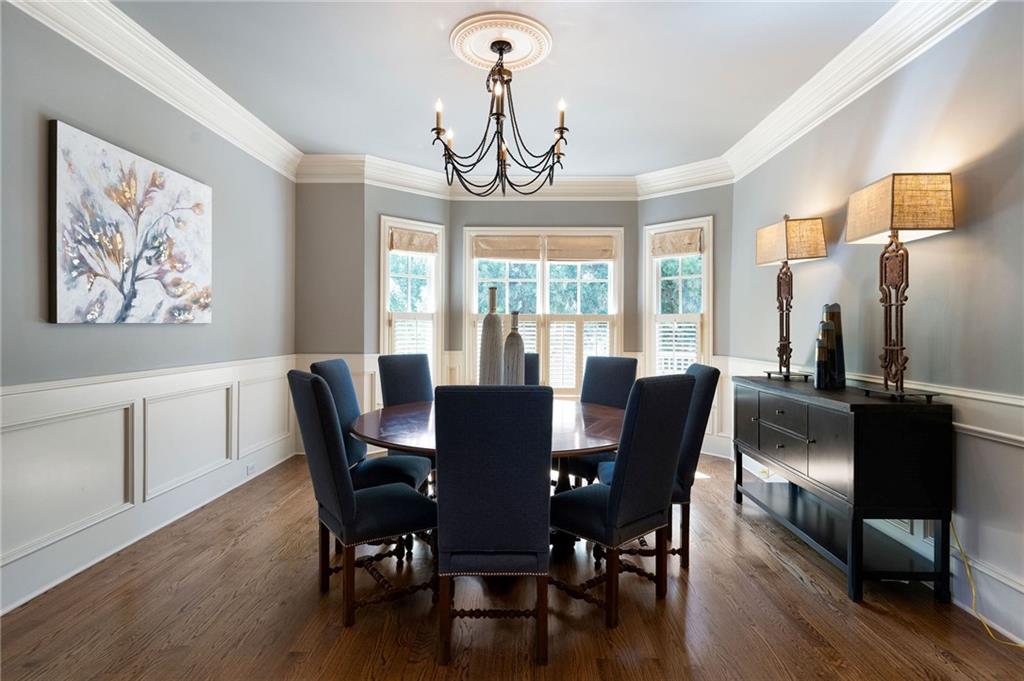 555 Glenmanor Court