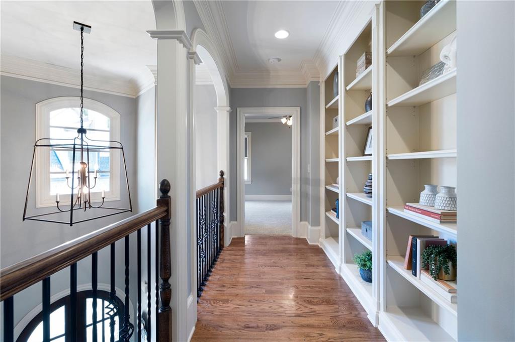 555 Glenmanor Court