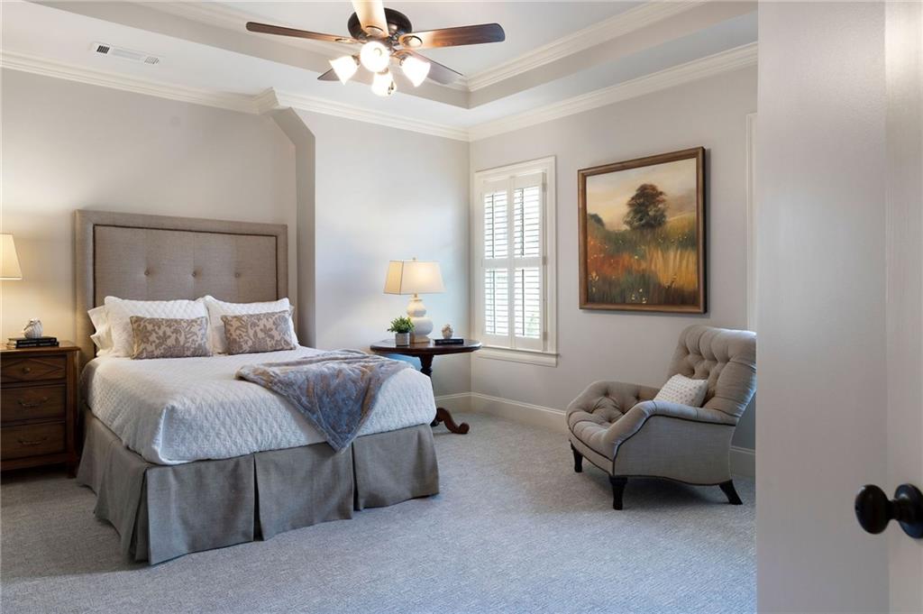 555 Glenmanor Court