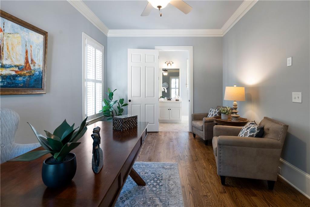 555 Glenmanor Court