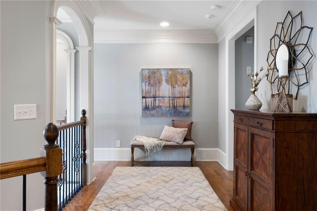 555 Glenmanor Court