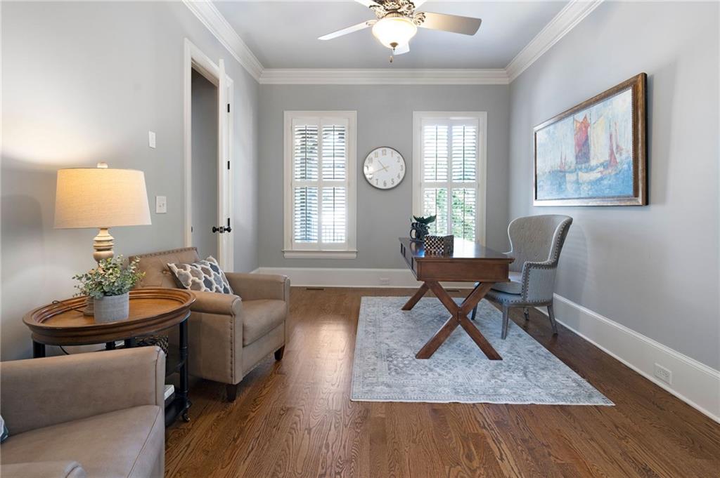 555 Glenmanor Court