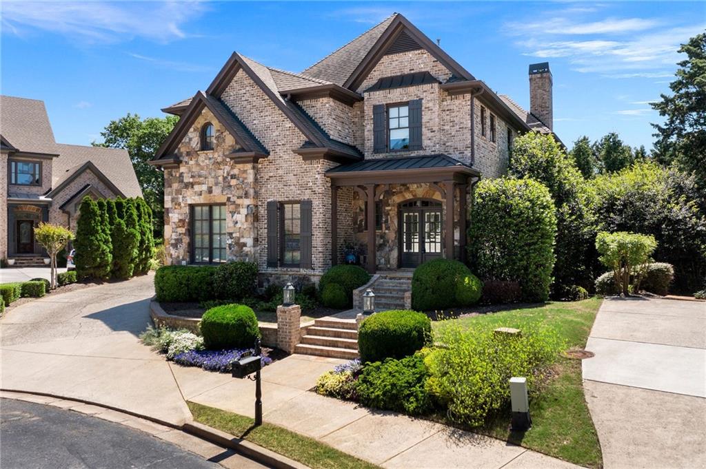 555 Glenmanor Court