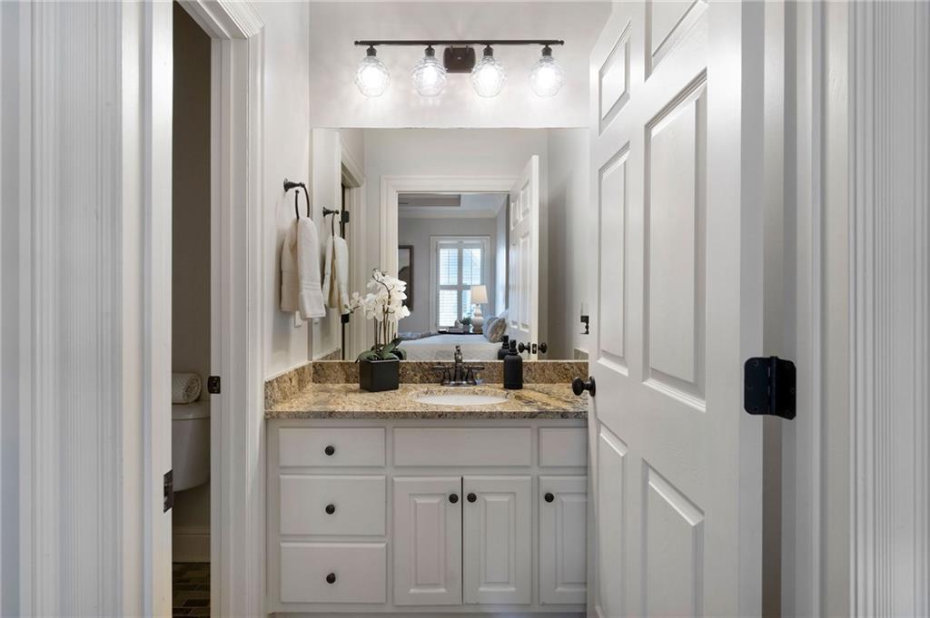555 Glenmanor Court