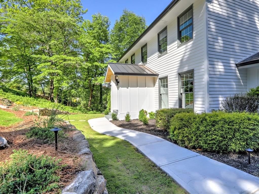 4270 Fairgreen Drive NE