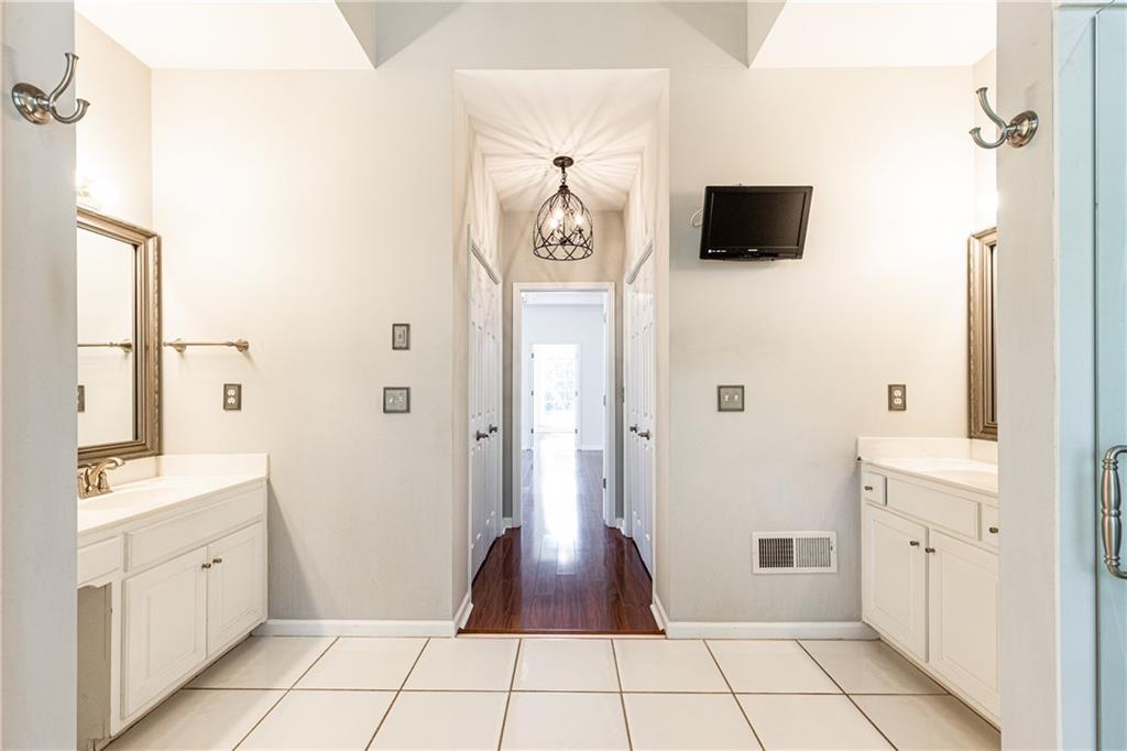 2121 Ras Court