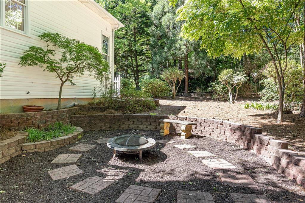 2121 Ras Court