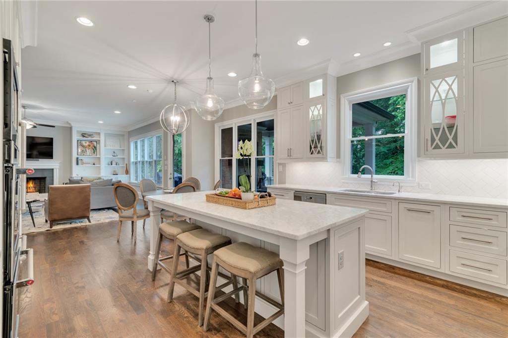 3356 Mathieson Drive NE
