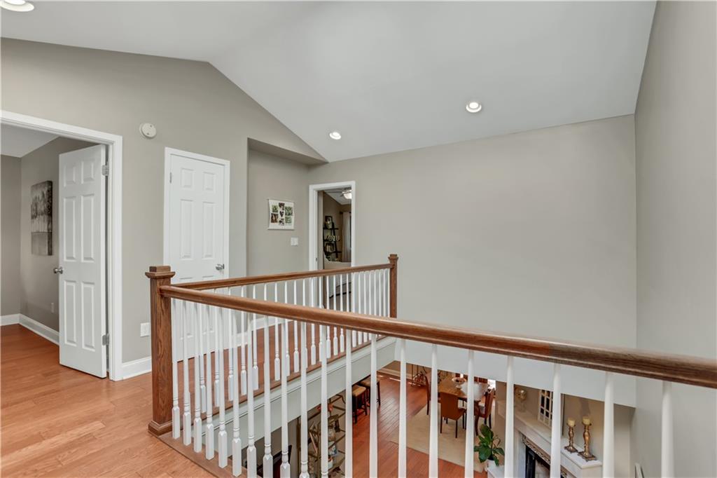 1180 Woods Court NE