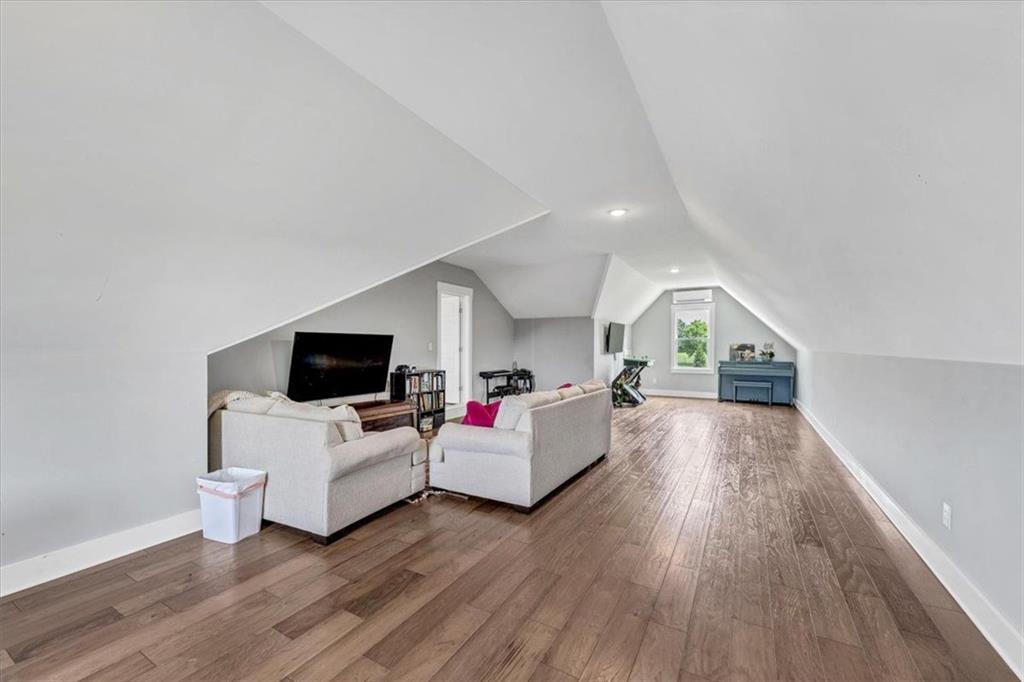 203 CREEKSTONE Court